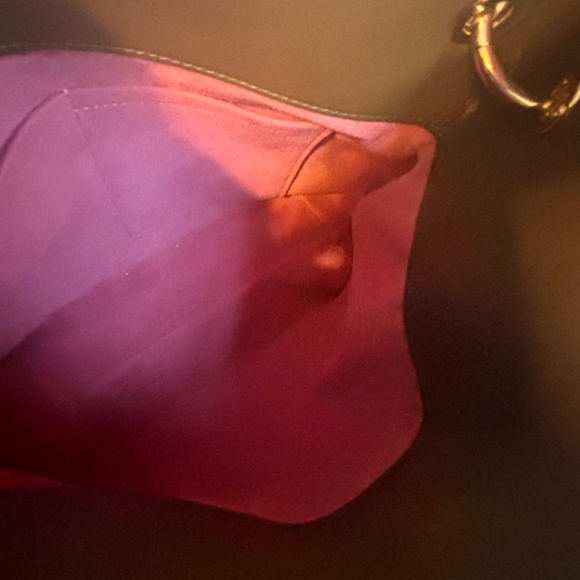 Louis Vuitton Besace shoulder tote - Picture 13 of 14